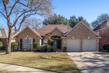 Main picture of 2724 Lakehollow Ln