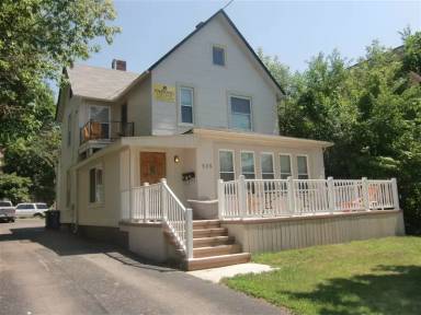 Main picture of 821 Packard St