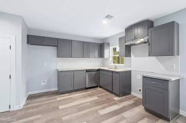 Main picture of 8218 Crestview Dr