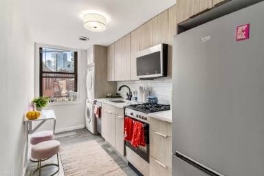 Main picture of 125 Salem St