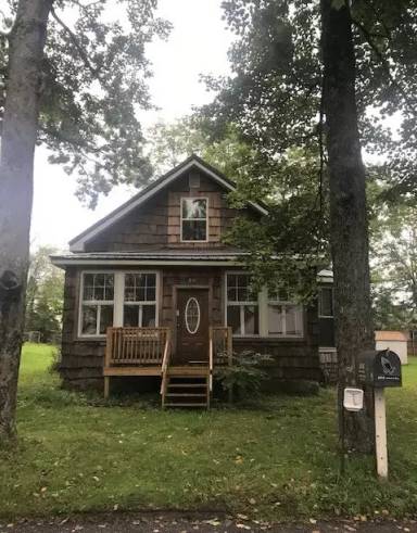 Main picture of 204 Seneca Ave