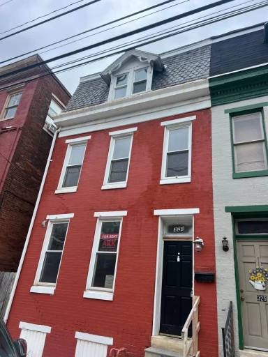 Main picture of 323 E King St