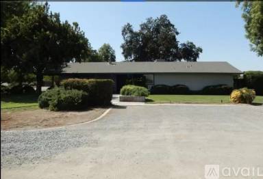 Main picture of 32215 Road 164