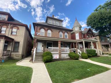 Main picture of 56 W 10th Ave