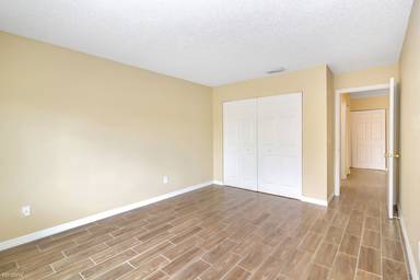Main picture of 648 Kenwick Cir