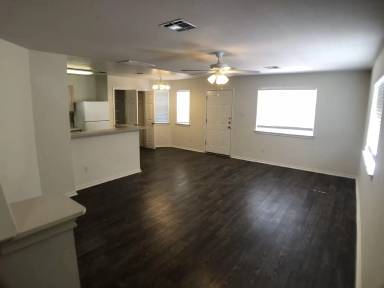 Main picture of 1001-1003 Sagewood Trl