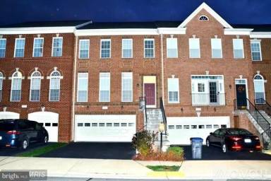 Main picture of 22024 Avonworth Sq