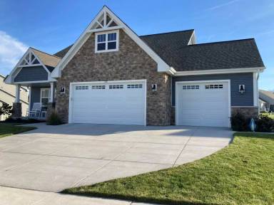 Main picture of 744 Autumn Ridge Ln