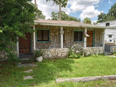 Main picture of 14035 W River Rd