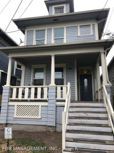 Main picture of 2118 SE 11th Ave