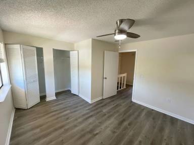 Main picture of 22620 Gage Loop