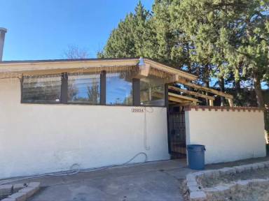 Main picture of 2003 32nd St