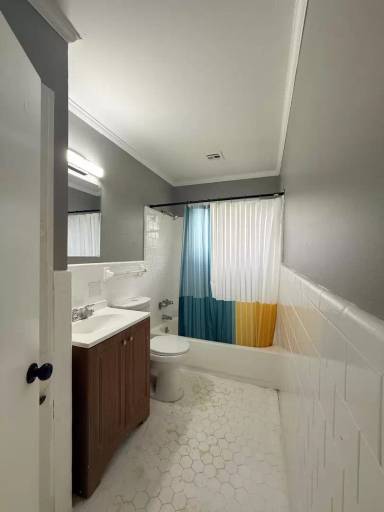 Main picture of 3075 Tremont St