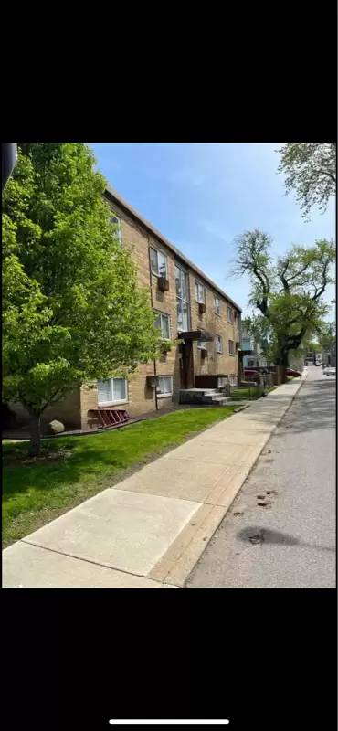 Main picture of 7919 Lake Ave