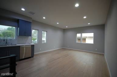 Main picture of 646 1/2 N Serrano Ave