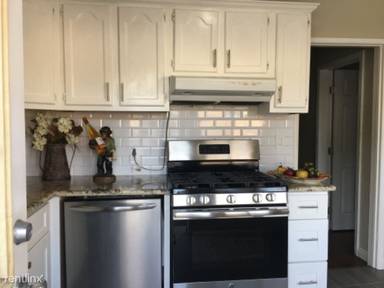 Main picture of 12018 Lamanda St