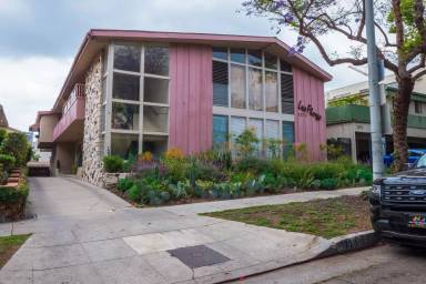 Main picture of 1229 N Flores St