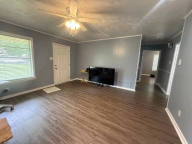 Main picture of 403 Polly St