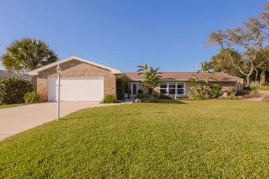 Main picture of 103 Sandcastle Dr