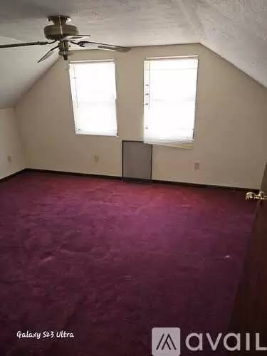 Main picture of 138 E Seventh St