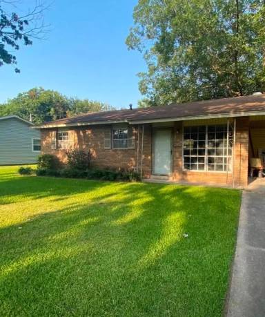 Main picture of 1303 Boston Dr