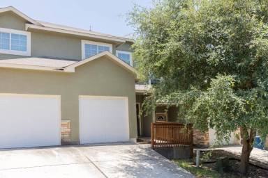 Main picture of 5010 Flipper Dr