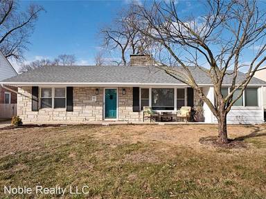 Main picture of 913 Blossom Ln