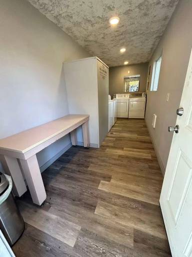 Main picture of 123 NW High St