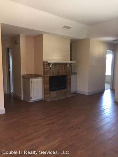 Main picture of 9822 Camfield Ave