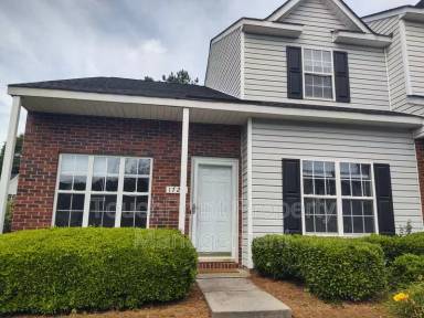 Main picture of 1722 Forest Side Ln
