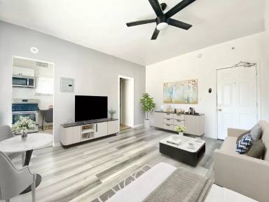 Main picture of 1416 W Olympic Blvd