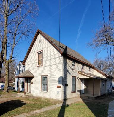 Main picture of 812 1/2 E Vaile Ave