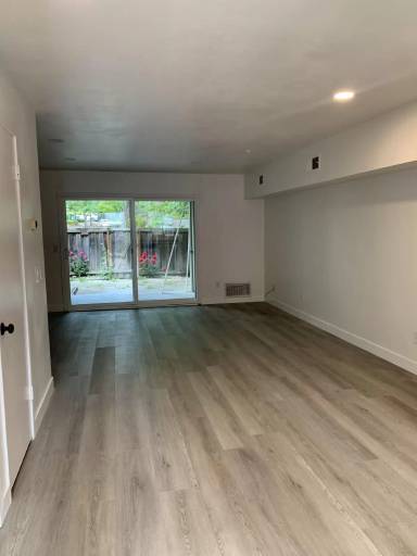 Main picture of 160 Valparaiso Ave