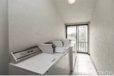 Main picture of 1510 Spyglass Hl NE