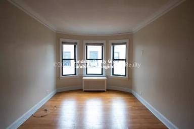 Main picture of 4519-27 N Paulina St Apartments