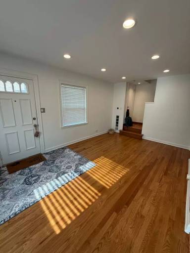 Main picture of 3925 N Pacific Ave