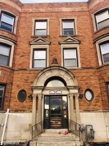 Main picture of 4317 S Michigan Ave