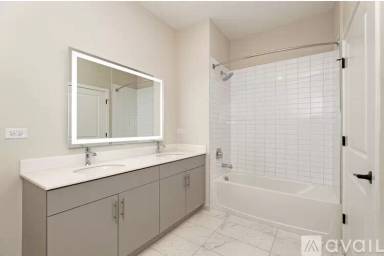 Main picture of 101 E 23rd St