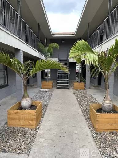 Main picture of 1108 W Fern Ave