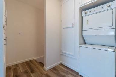 Main picture of 265 G St