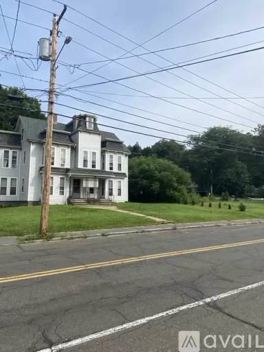 Main picture of 77 W Main St
