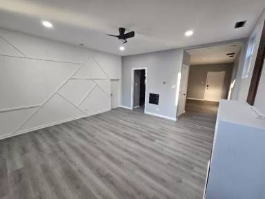 Main picture of 2237 N Lorel Ave