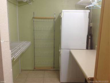 Main picture of 15035 Coconut Ct