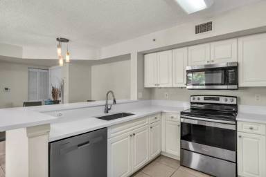 Main picture of 1270 Wildwood Lakes Blvd - 203