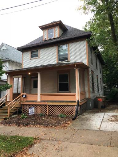 Main picture of 447 W Doty St