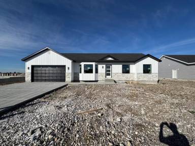 Main picture of 3879 E Walnut Way