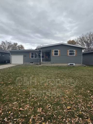 Main picture of 915 Avenue F