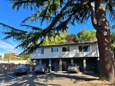 Main picture of 3059 SE Alder St