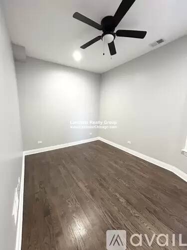 Main picture of 908 W Montrose Ave