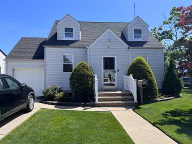Main picture of 130 Rolling St